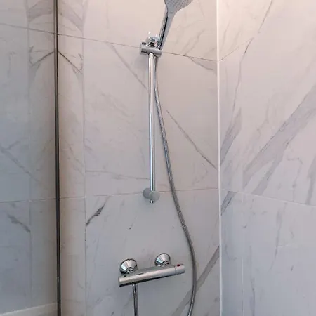 Διαμέρισμα Brand New Studio At Only 2 Minutes Walking From Beach